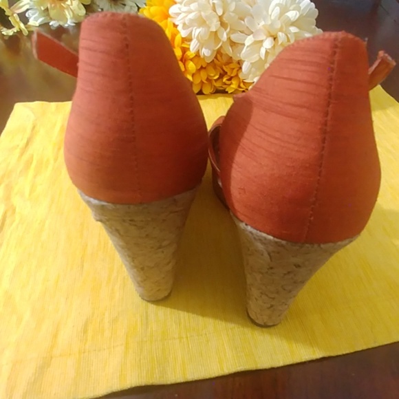 Steve Madden P-Ven Rustic Orange Wedges T-Strap - Picture 4 of 7